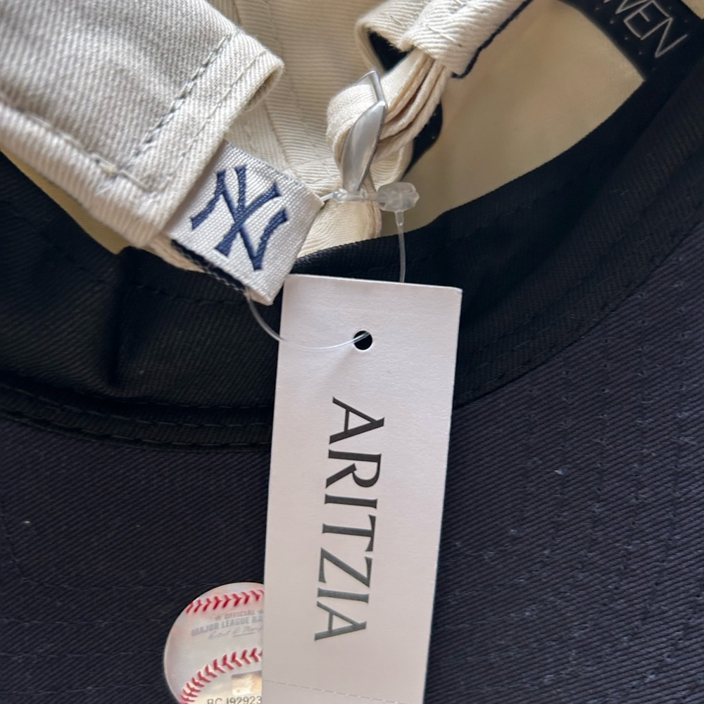 New Era Aritzia New York Yankees hats NWT - Picture 7 of 7